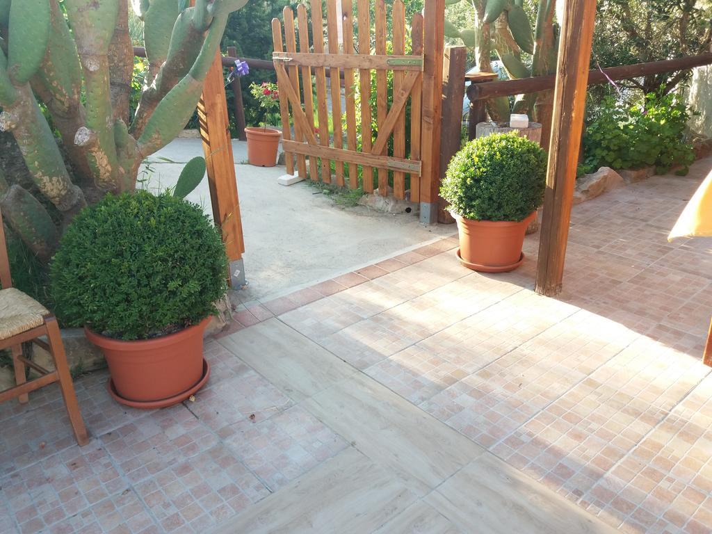 S'Arriali Ranch Guest House Iglesias Exterior photo
